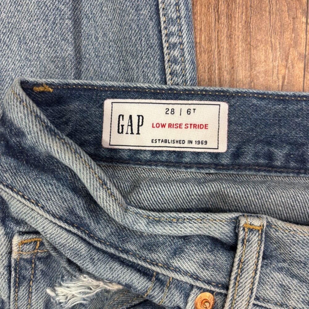 The Gap Low Rise Wide Leg Distressed Stride Jeans Women's Size 28/6 Tall Raw Hem - Picture 2 of 10